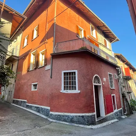 Casa Rossa * Lesa